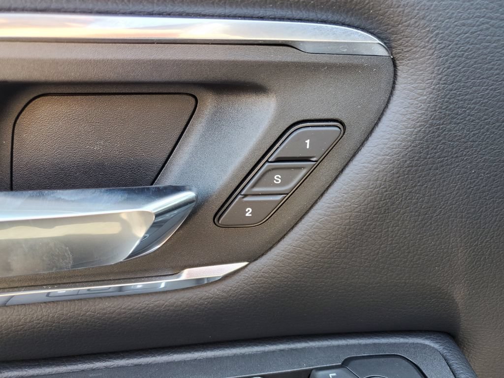 Used 2025 RAM 1500 Laramie w/ Sport Appearance Package AWD/4WD image 17