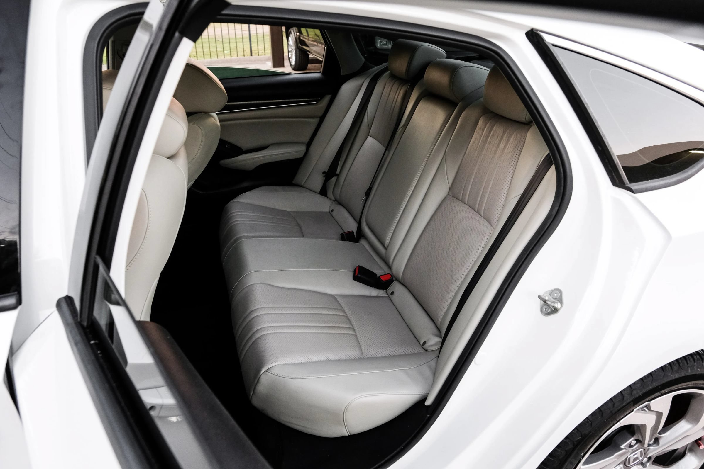 Used 2018 Honda Accord EX-L image 39