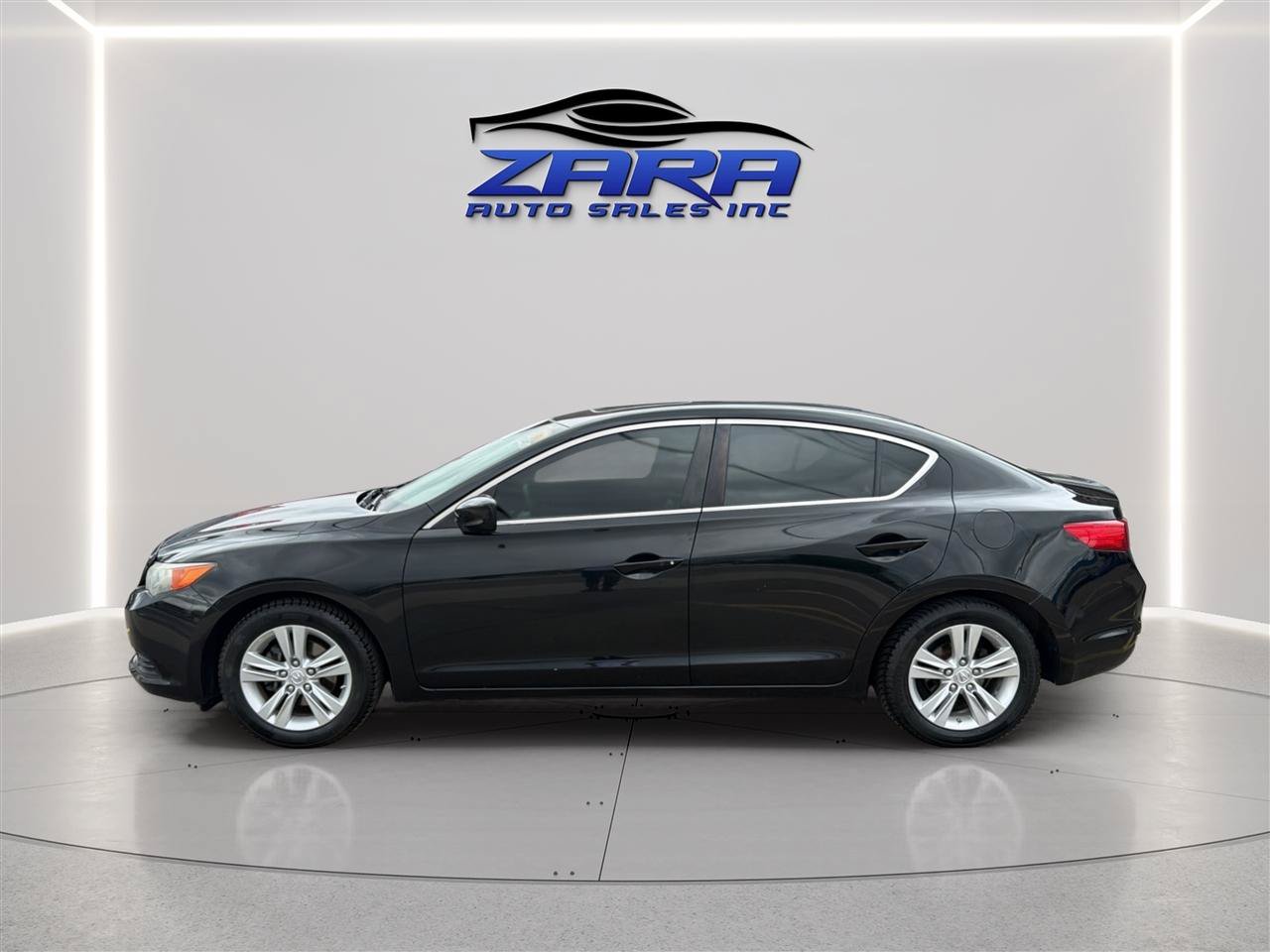 Used 2013 Acura ILX FWD image 4