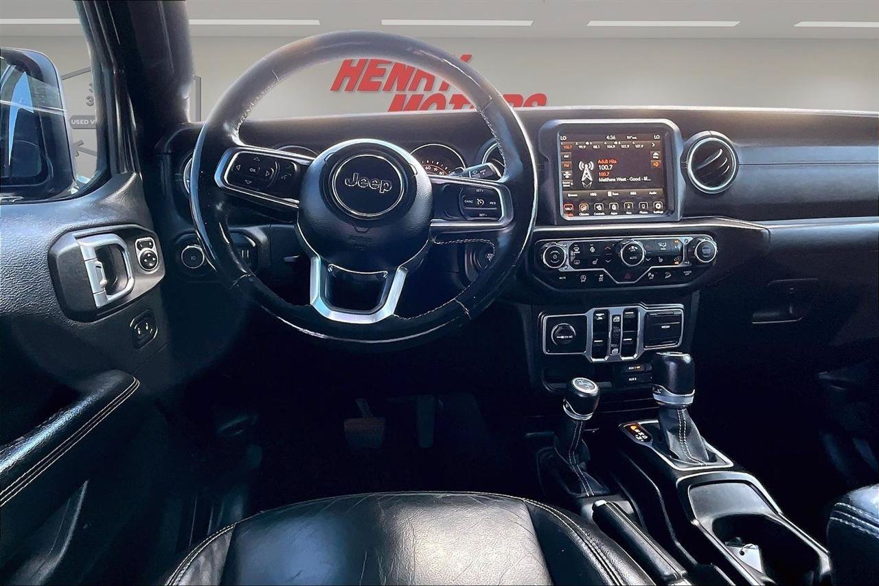 Used 2018 Jeep Wrangler Unlimited Sahara AWD/4WD image 8