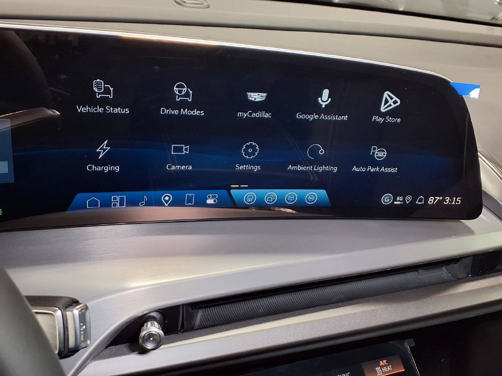 New 2027 Cadillac Vistiq Luxury AWD/4WD image 17