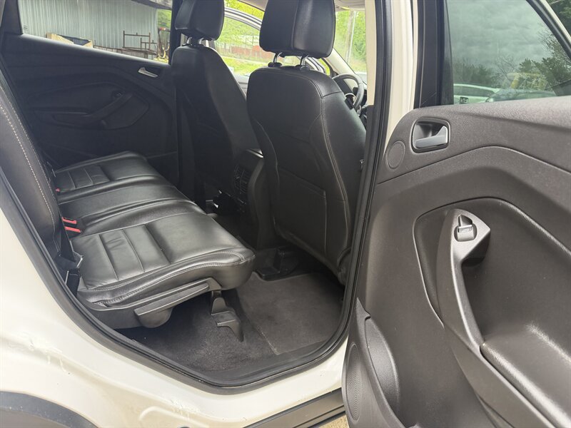 Used 2016 Ford Escape SE w/ SE Leather Comfort Package AWD/4WD image 15