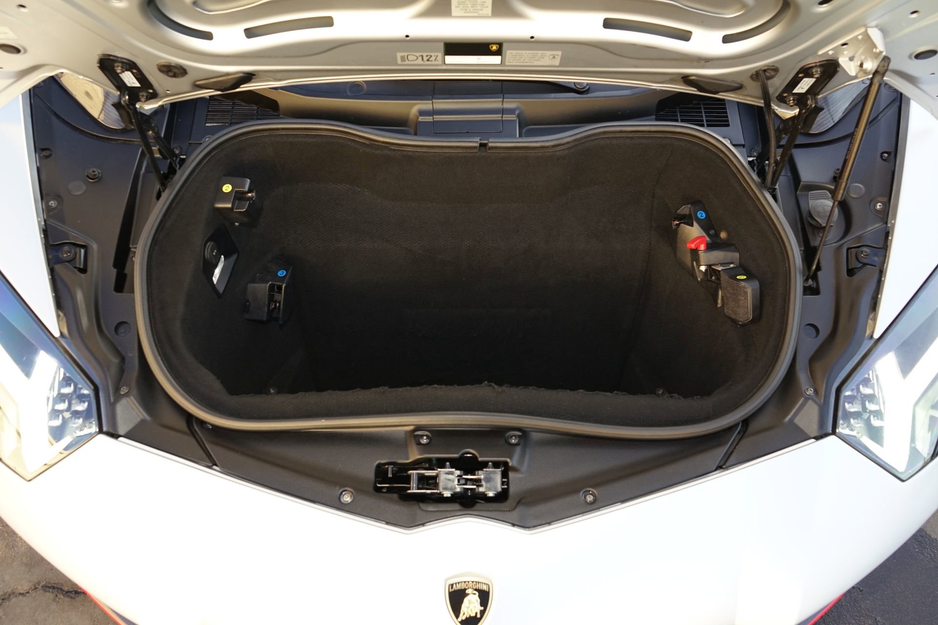 Used 2018 Lamborghini Aventador S image 34