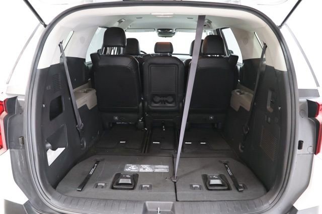 Used 2025 Kia Carnival image 35