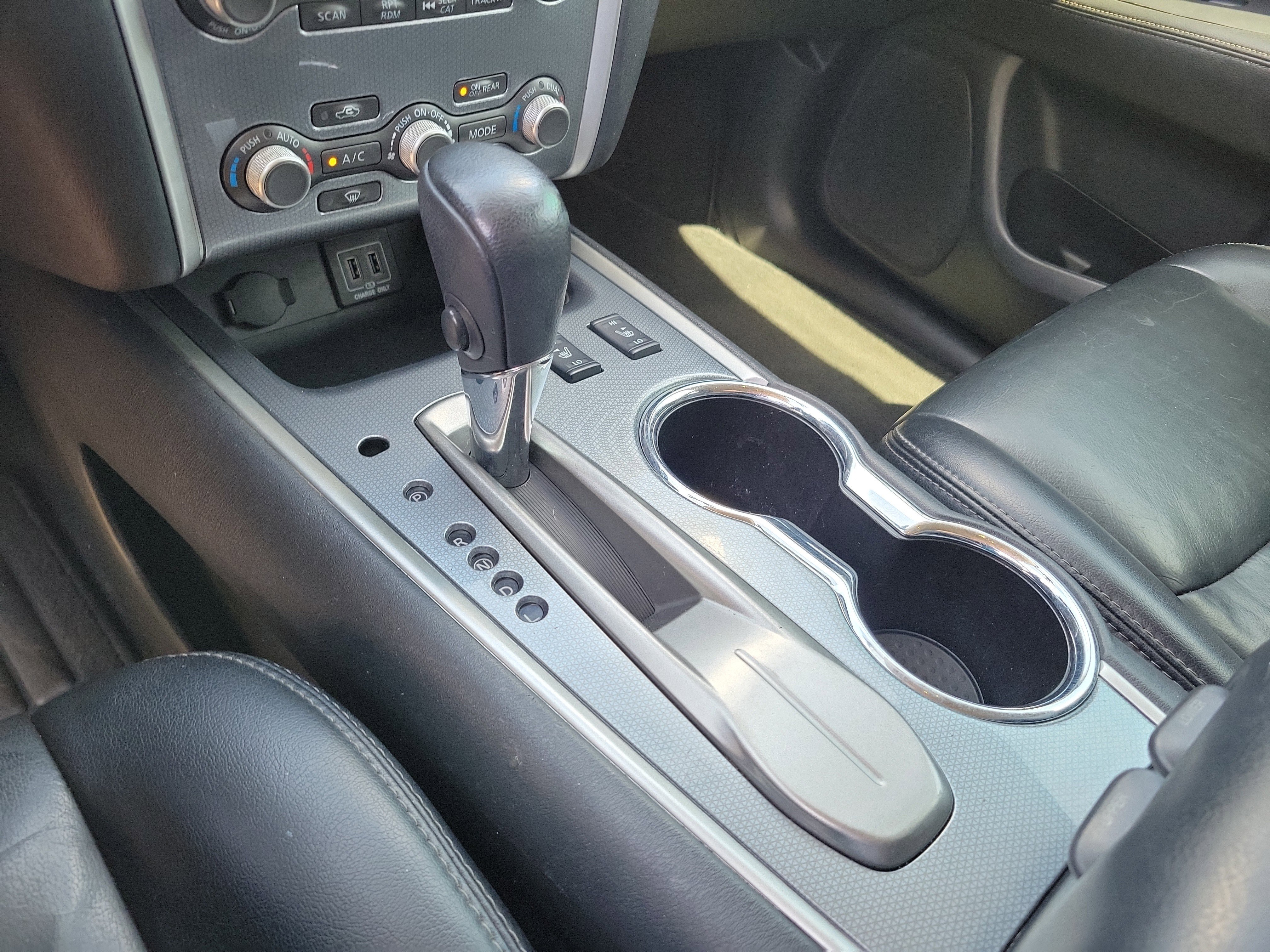 Used 2018 Nissan Pathfinder SL FWD image 15