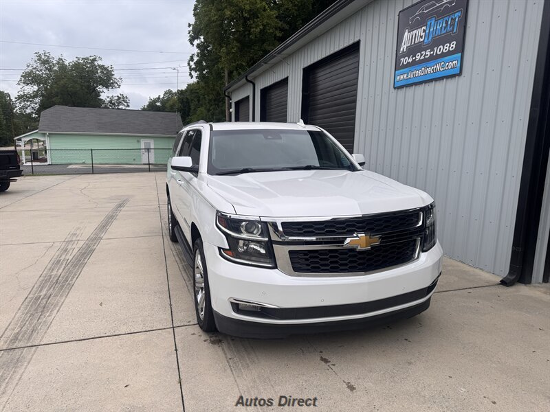 Used 2019 Chevrolet Suburban LT w/ Luxury Package RWD image 15