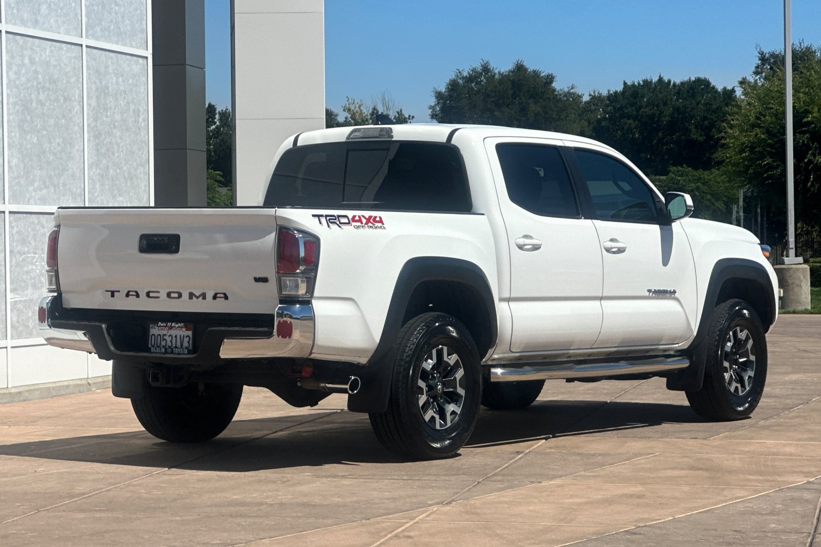 Used 2023 Toyota Tacoma TRD Off-Road AWD/4WD image 4