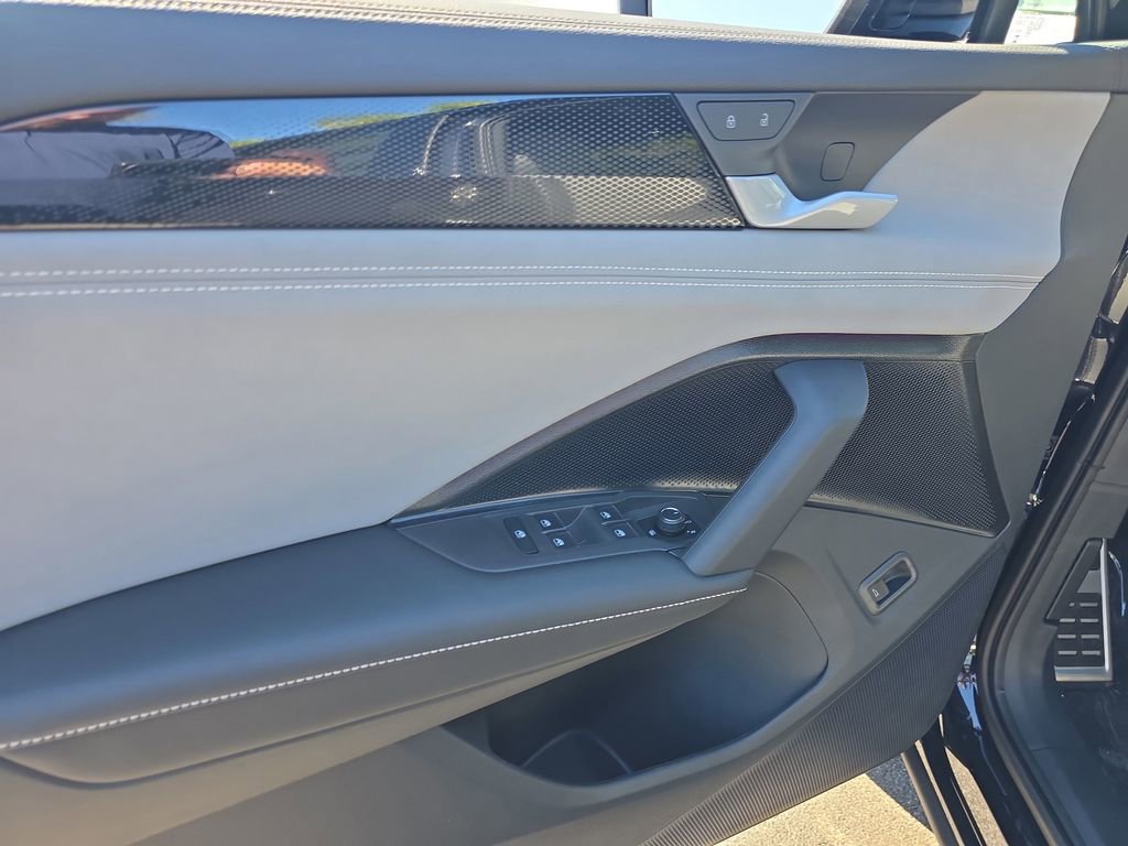 New 2026 Volkswagen Tiguan SE R-Line image 13