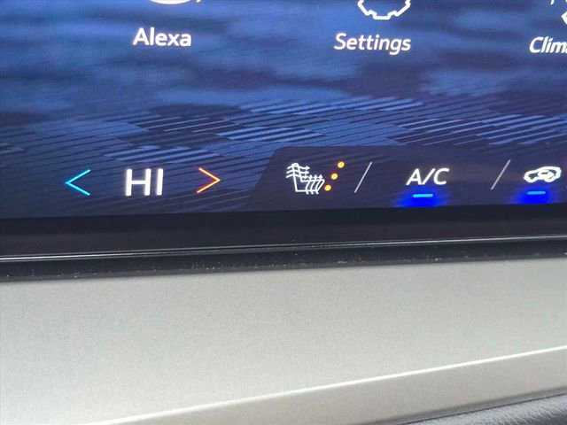 Certified 2024 Chevrolet Traverse LT image 32