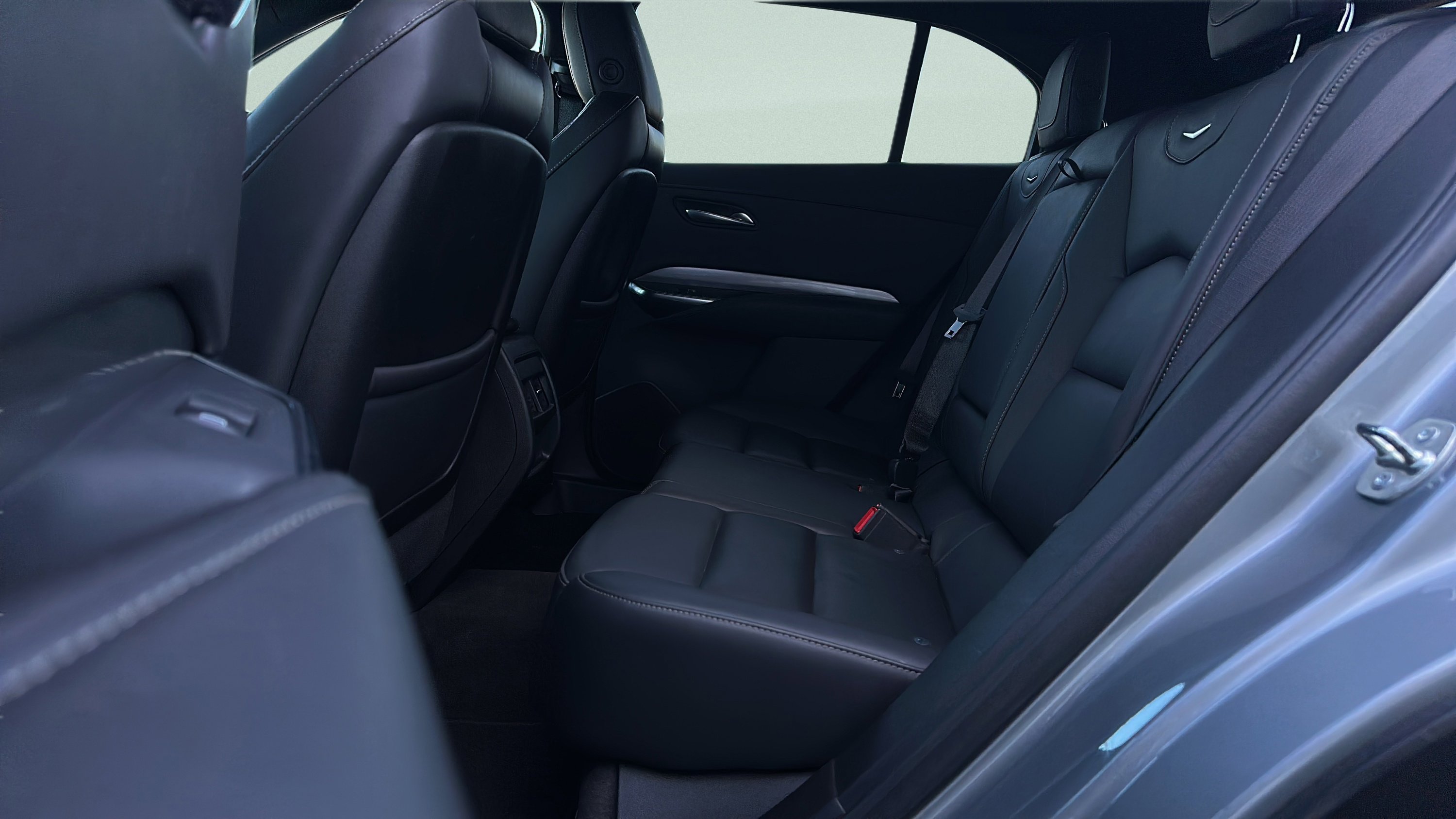 Used 2025 Cadillac XT4 Premium Luxury image 50