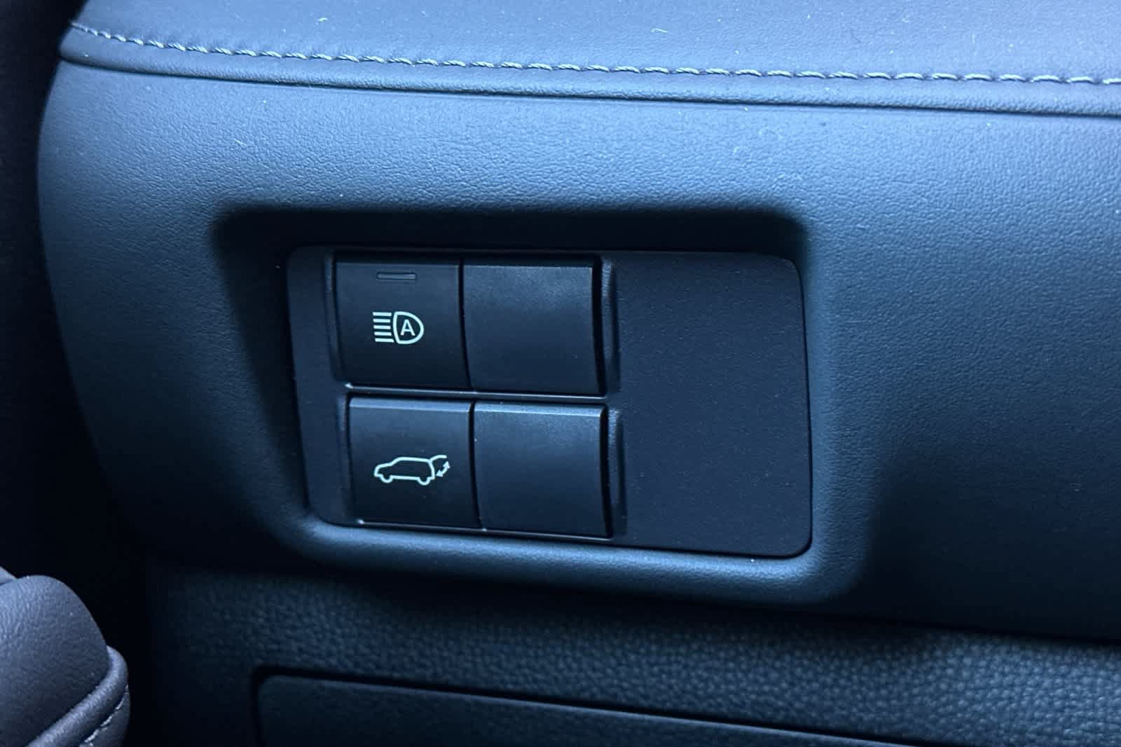 Used 2022 Toyota Highlander XLE AWD/4WD image 31