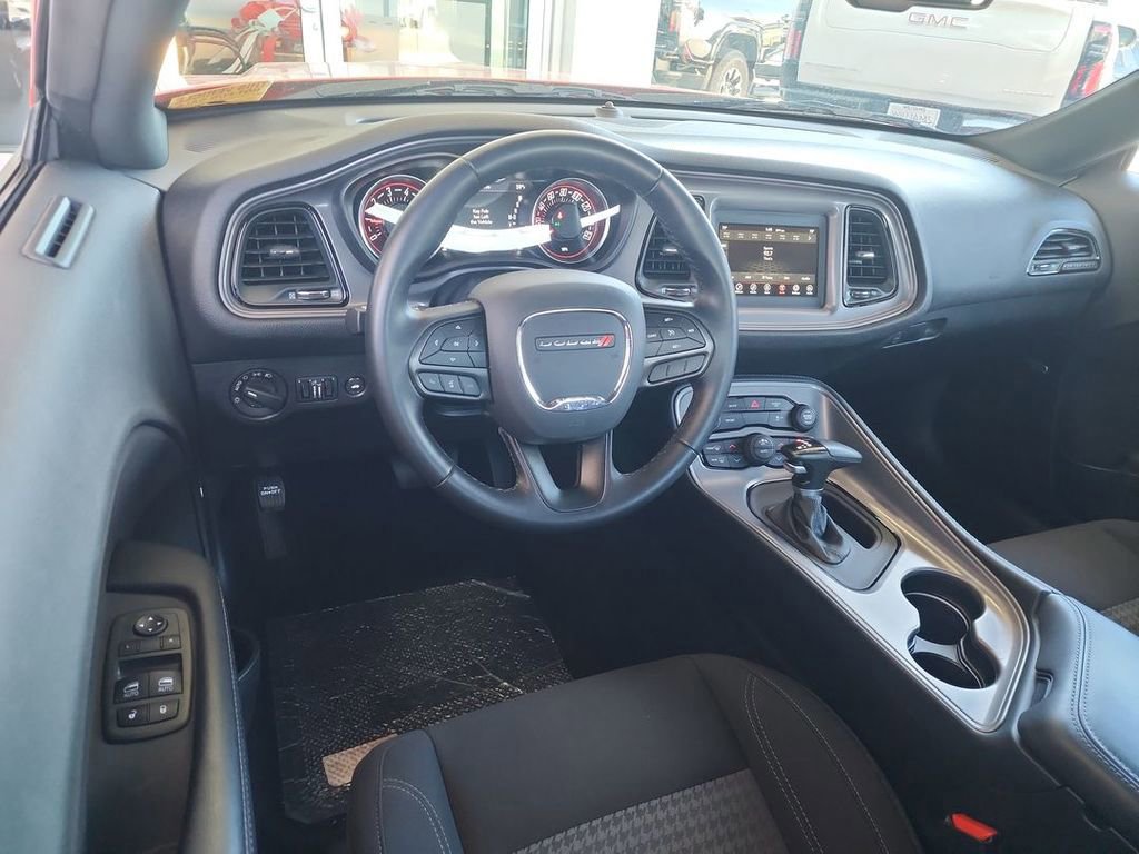 Used 2023 Dodge Challenger SXT image 10