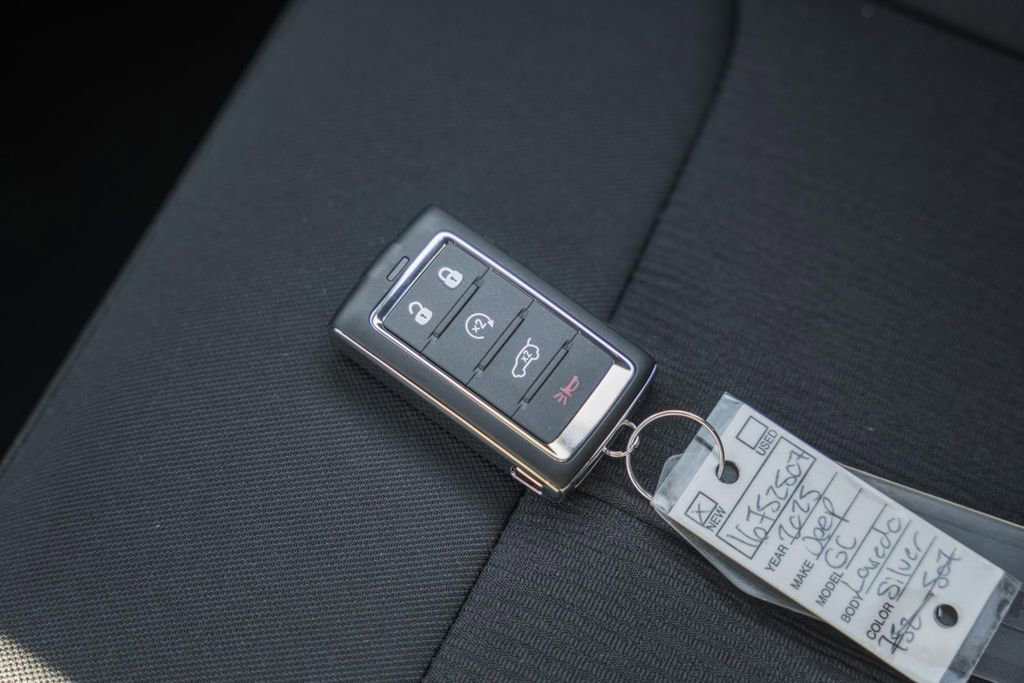 New 2025 Jeep Grand Cherokee Laredo X w/ Luxury Tech Group I image 42