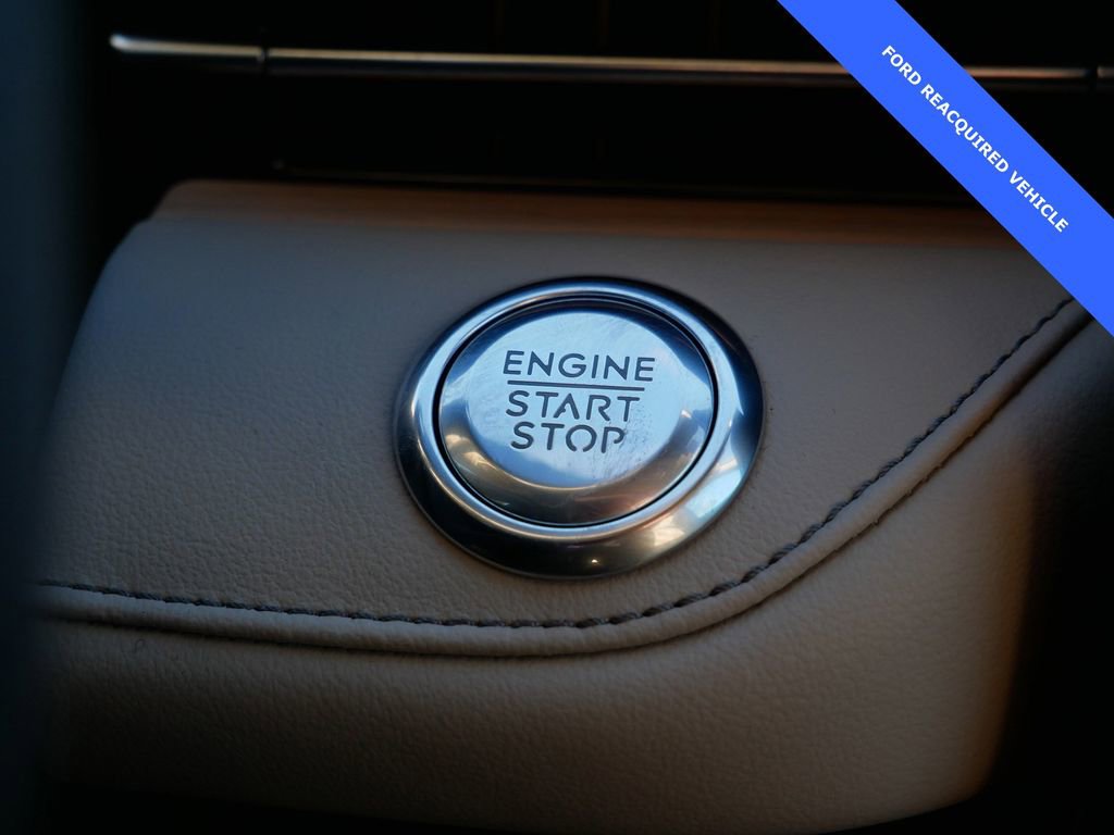 Used 2025 Lincoln Nautilus Reserve image 25