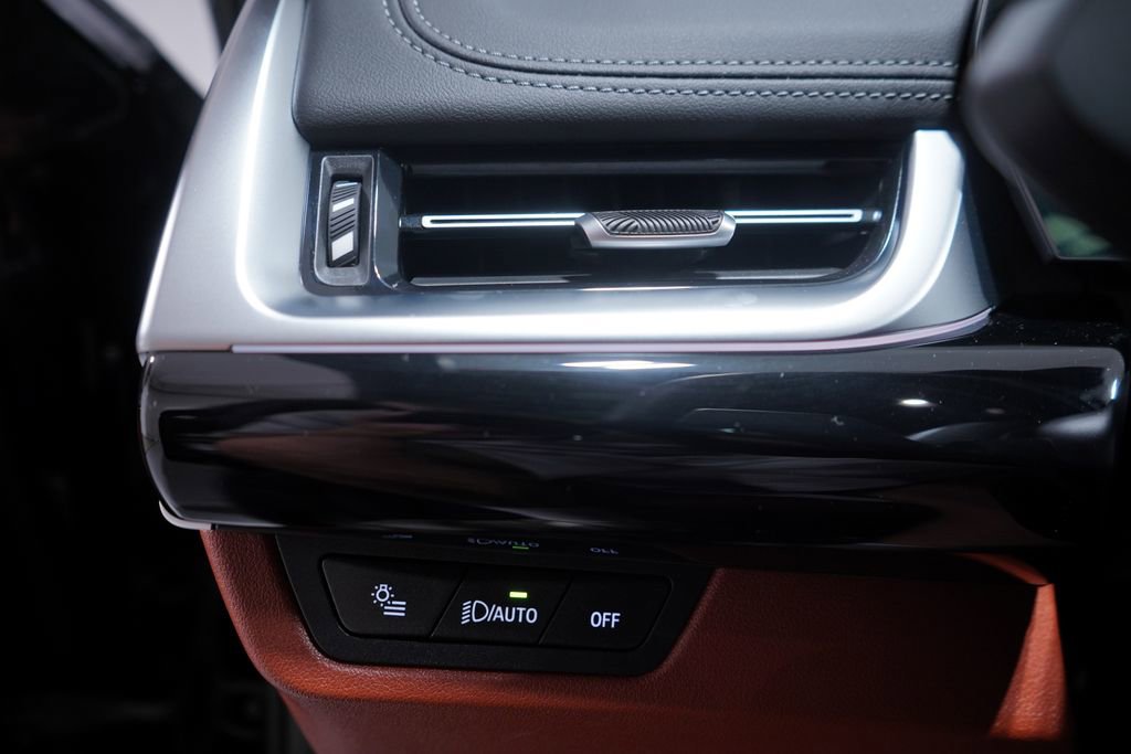 Used 2026 BMW X1 xDrive28i image 18