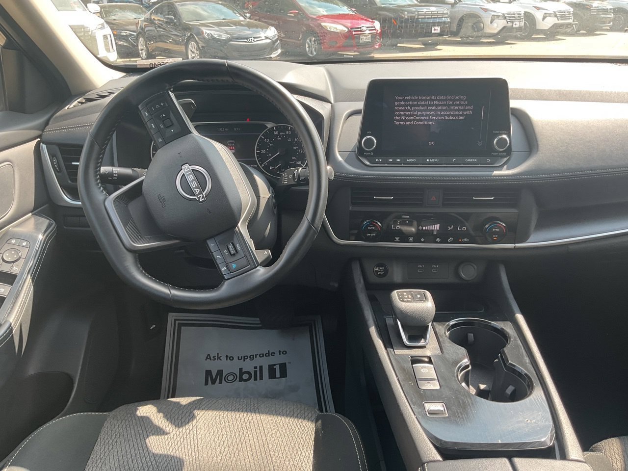 Used 2025 Nissan Rogue SV FWD image 11