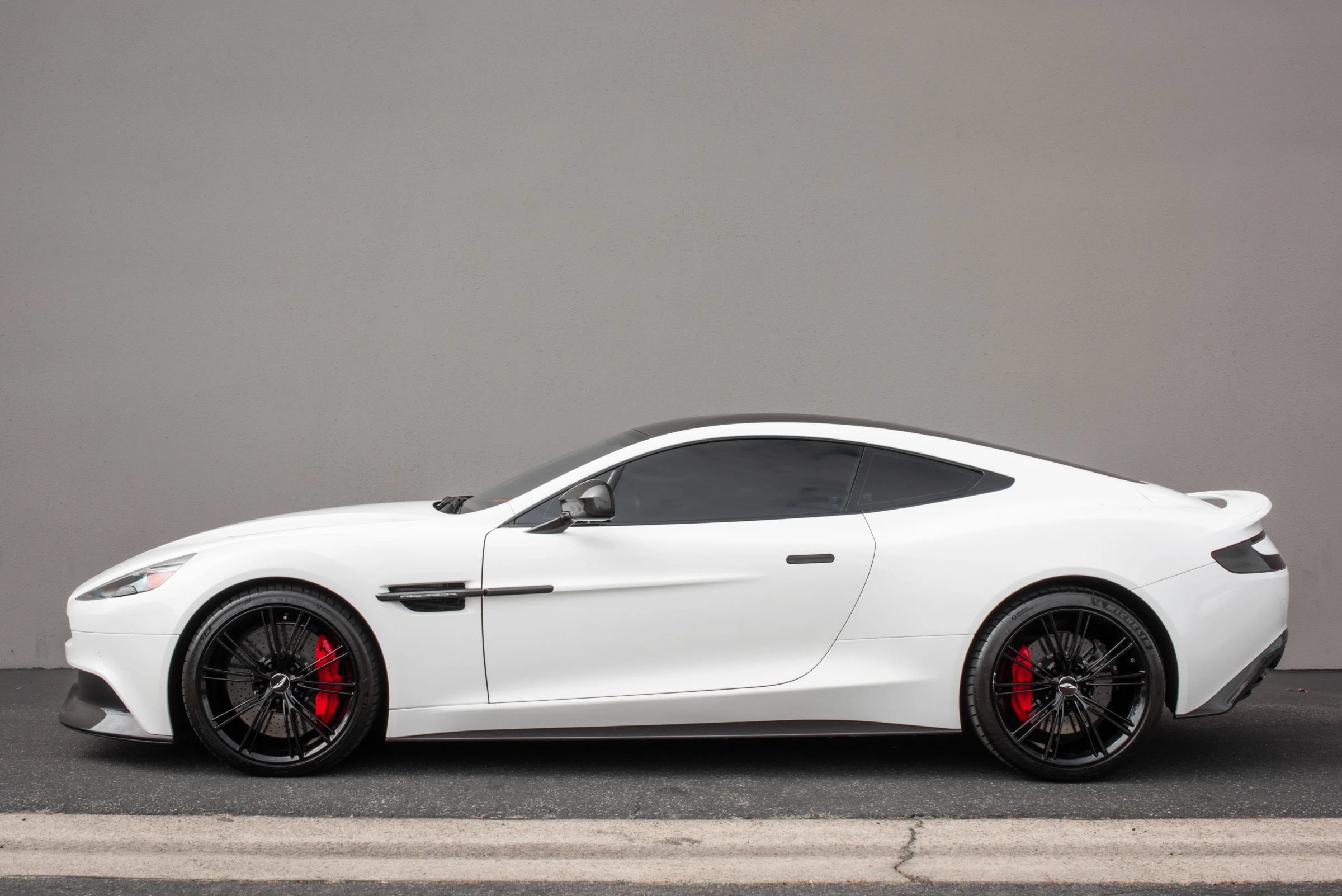 Used 2014 Aston Martin Vanquish Coupe RWD image 8