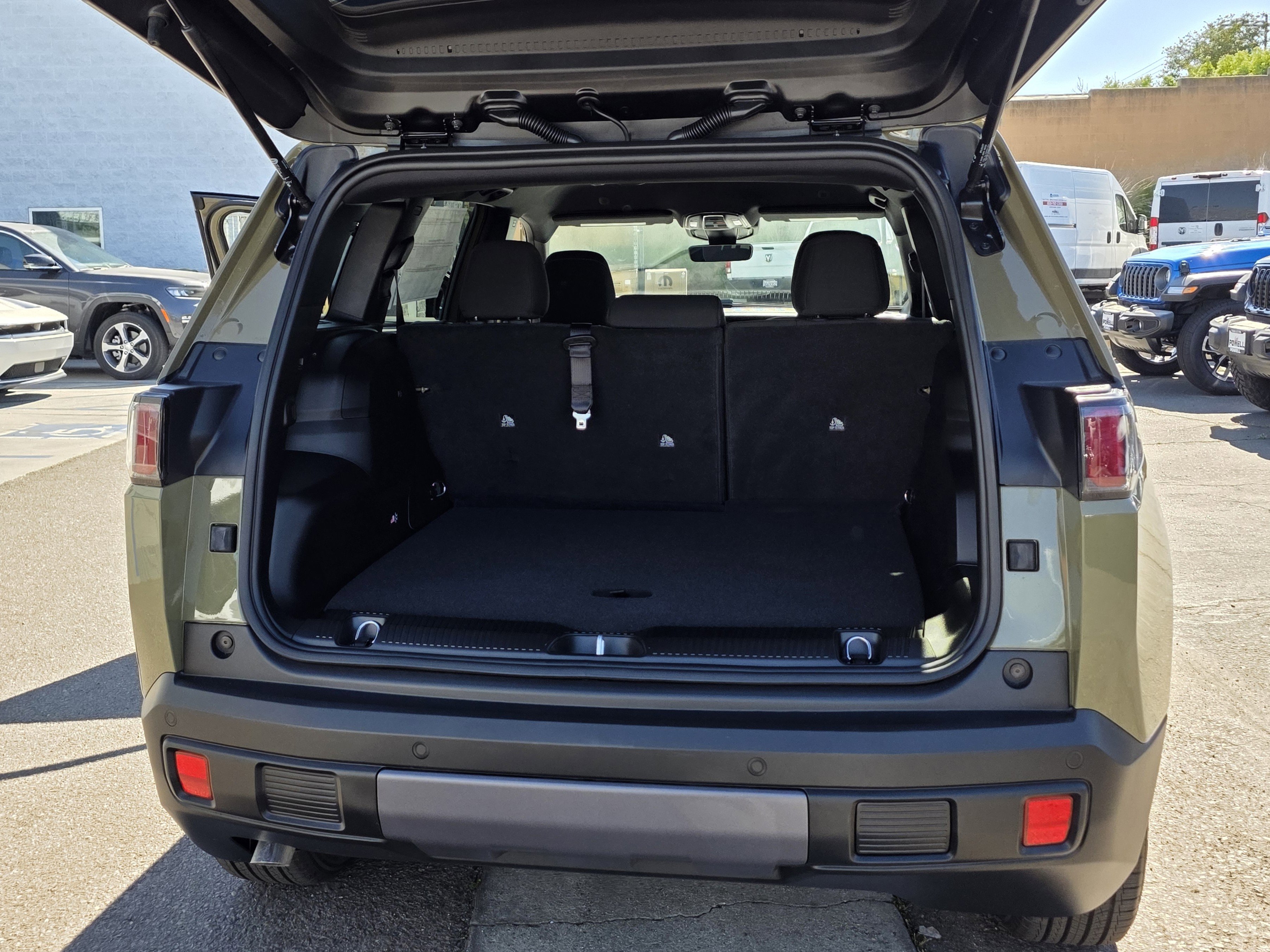 New 2026 Jeep Cherokee Laredo AWD/4WD image 18