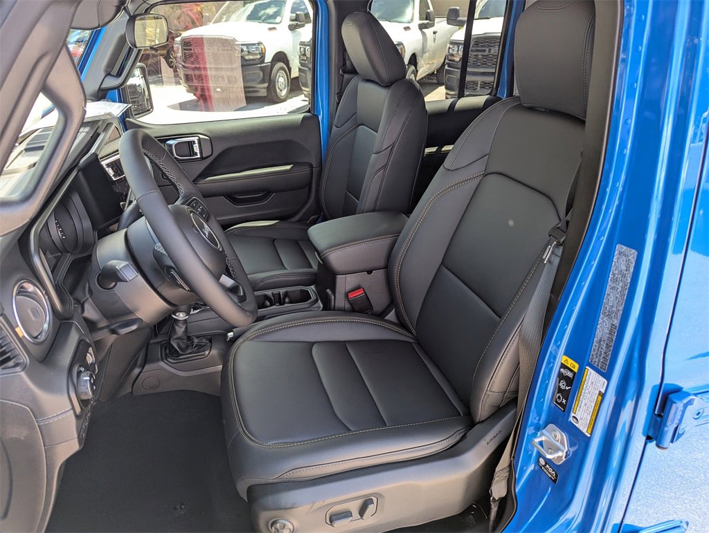 New 2025 Jeep Gladiator Sport image 12