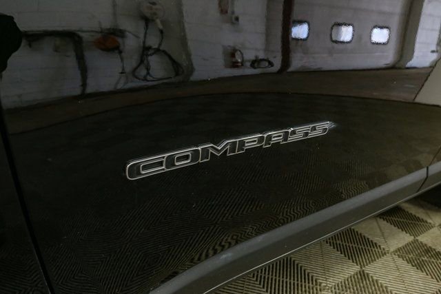 Used 2024 Jeep Compass Limited image 7