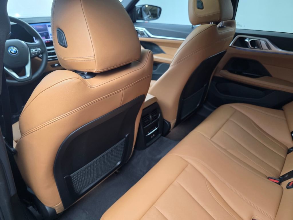 Used 2024 BMW i4 eDrive35 w/ Convenience Package image 15