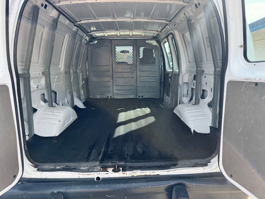 Used 2014 Ford E-250 and Econoline 250 w/ Power Group image 6