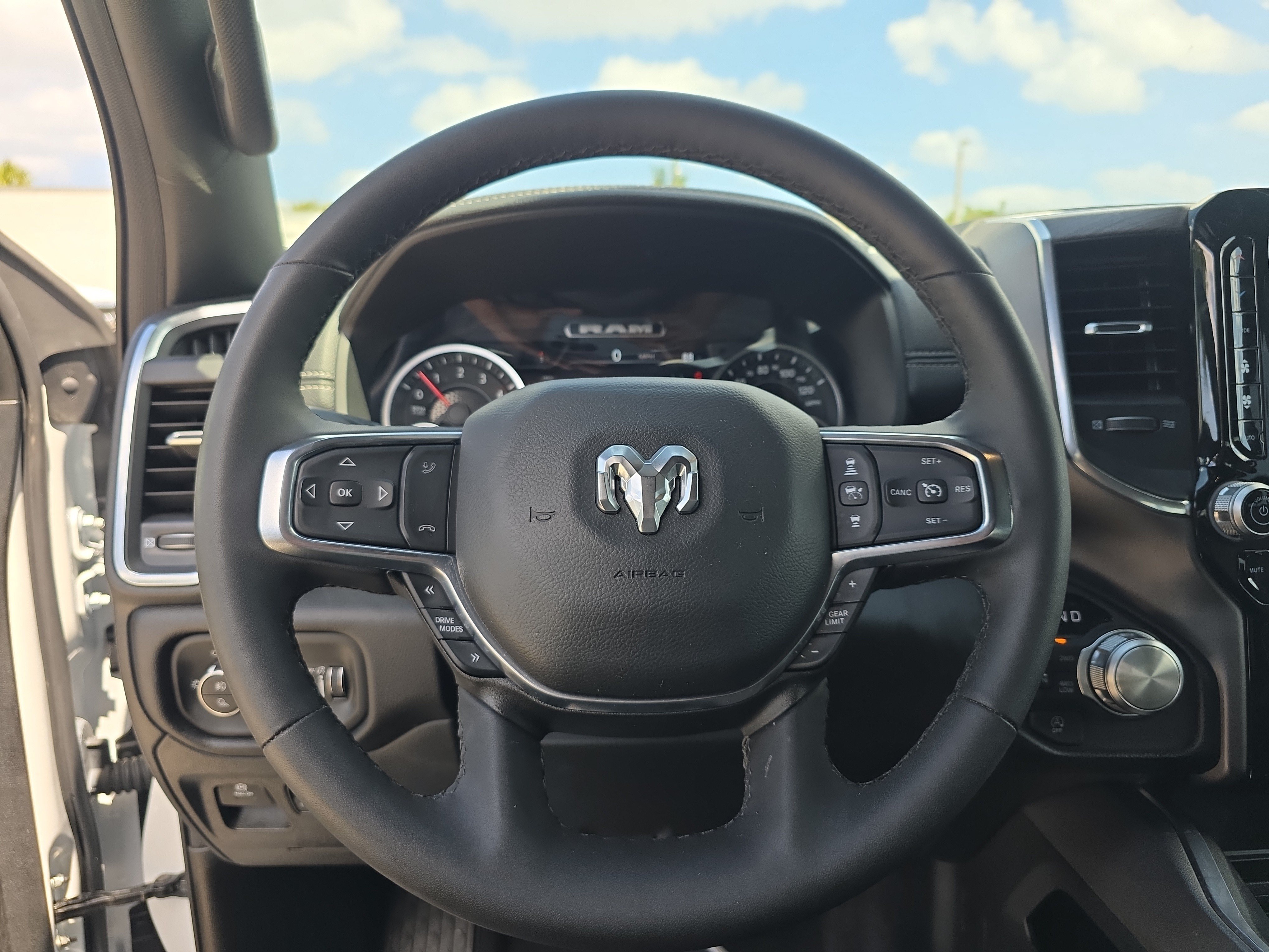 Used 2026 RAM 1500 Laramie AWD/4WD image 28