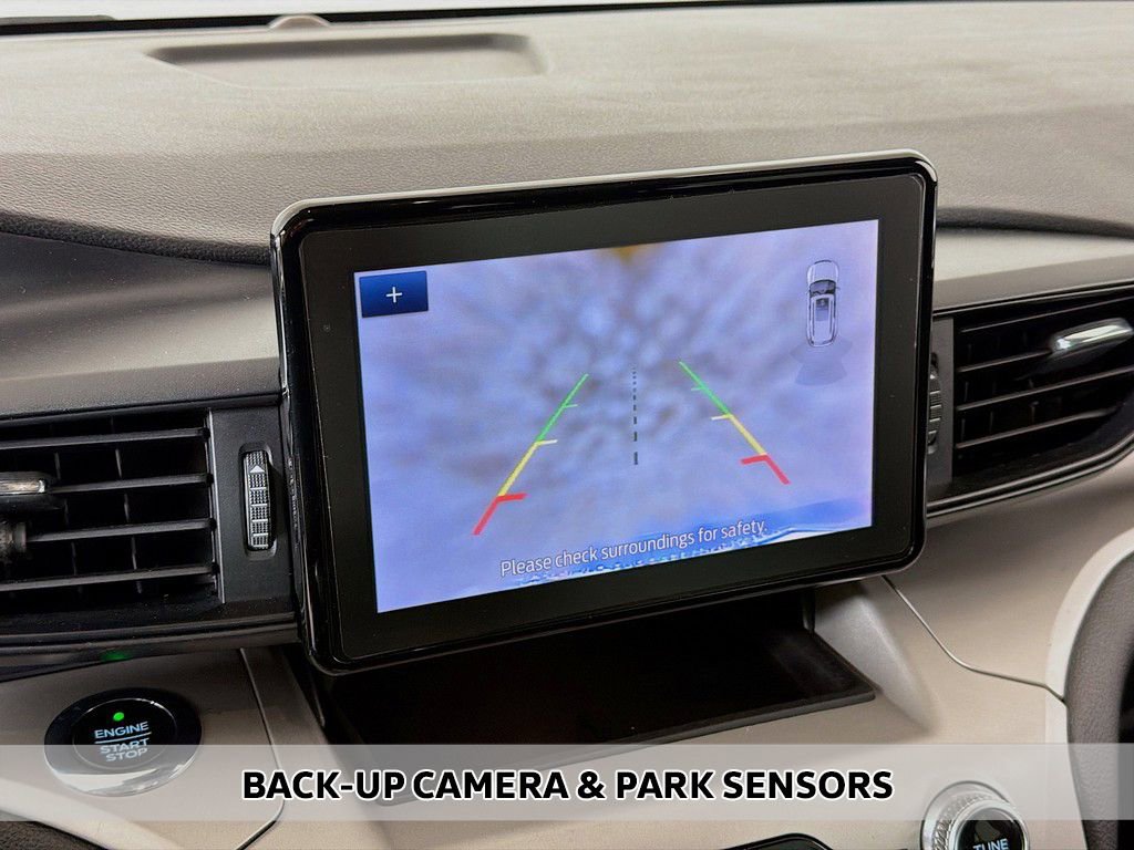 Used 2020 Ford Explorer XLT w/ Comfort Package image 4