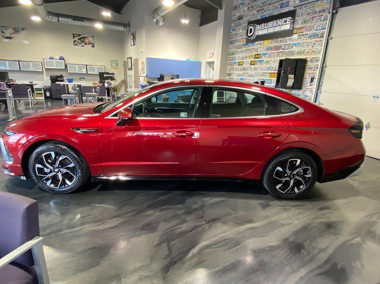 Used 2025 Hyundai Sonata SEL FWD image 4