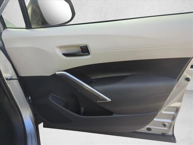 Used 2025 Toyota Corolla Cross L image 23