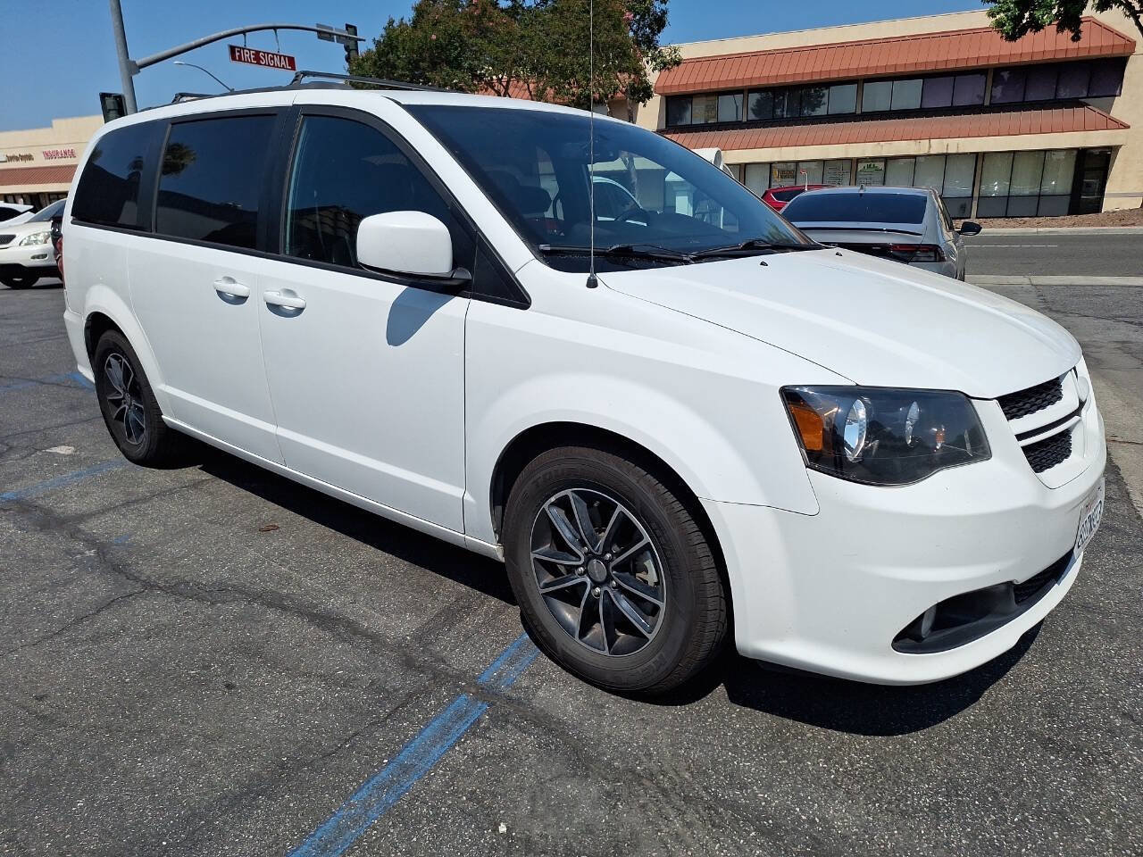 Used 2018 Dodge Grand Caravan GT image 1
