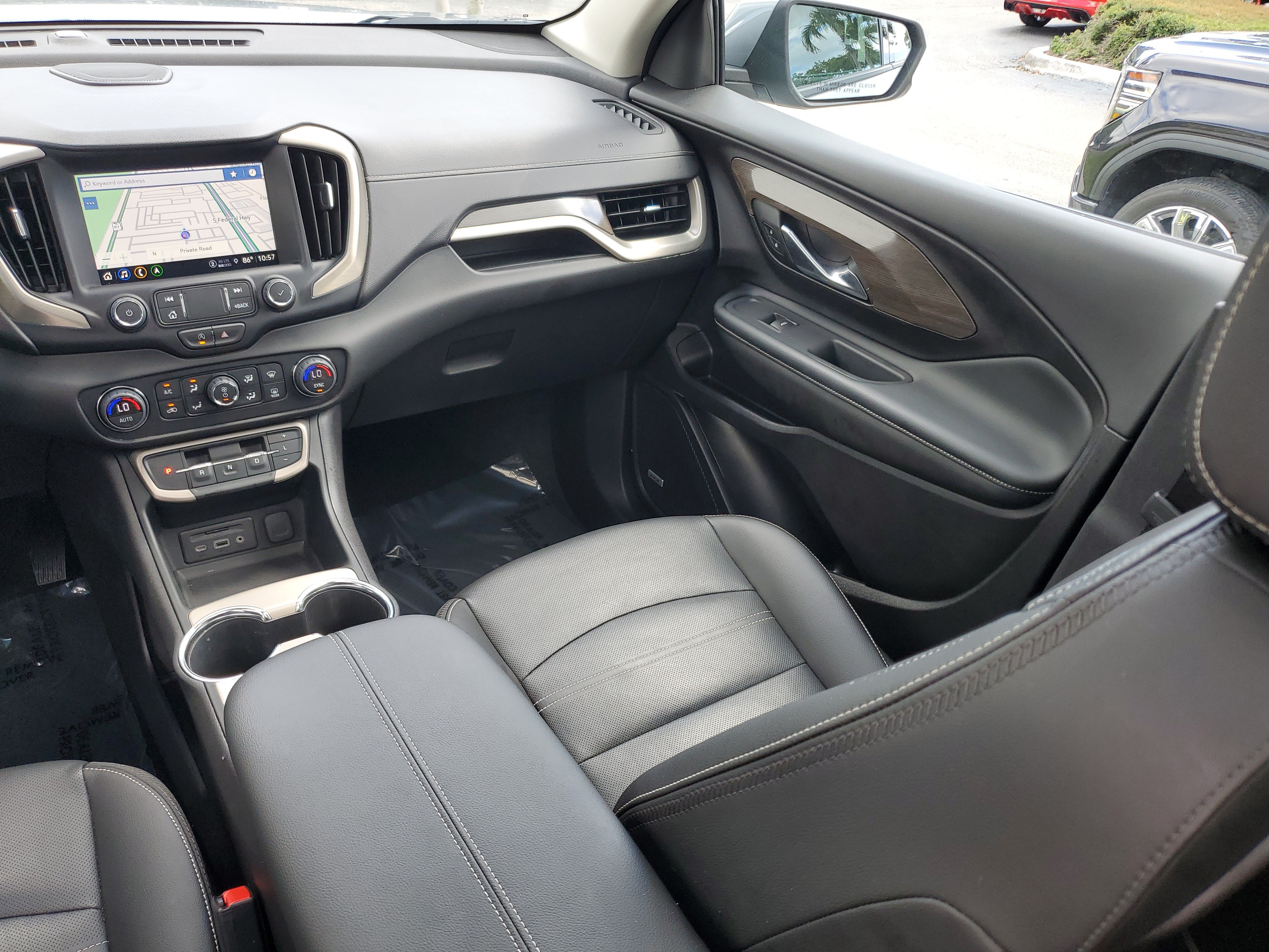 Used 2024 GMC Terrain Denali w/ Denali Premium Package AWD/4WD image 18
