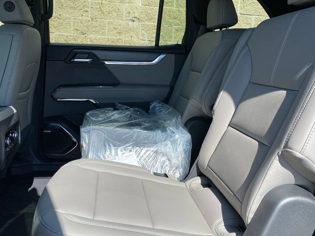 New 2025 GMC Acadia Elevation w/ Elevation Premium Package FWD image 13