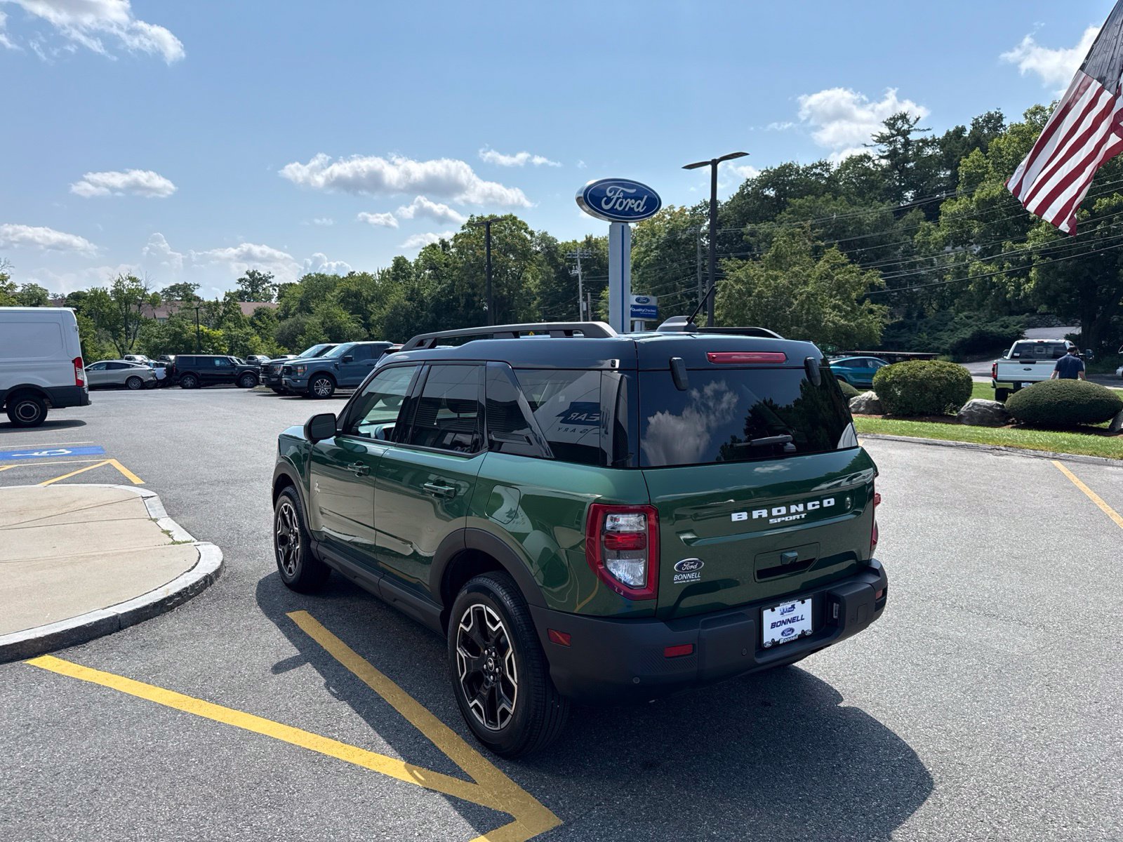 Used 2025 Ford Bronco Sport Outer Banks w/ Outer Banks Tech Package+ AWD/4WD image 3