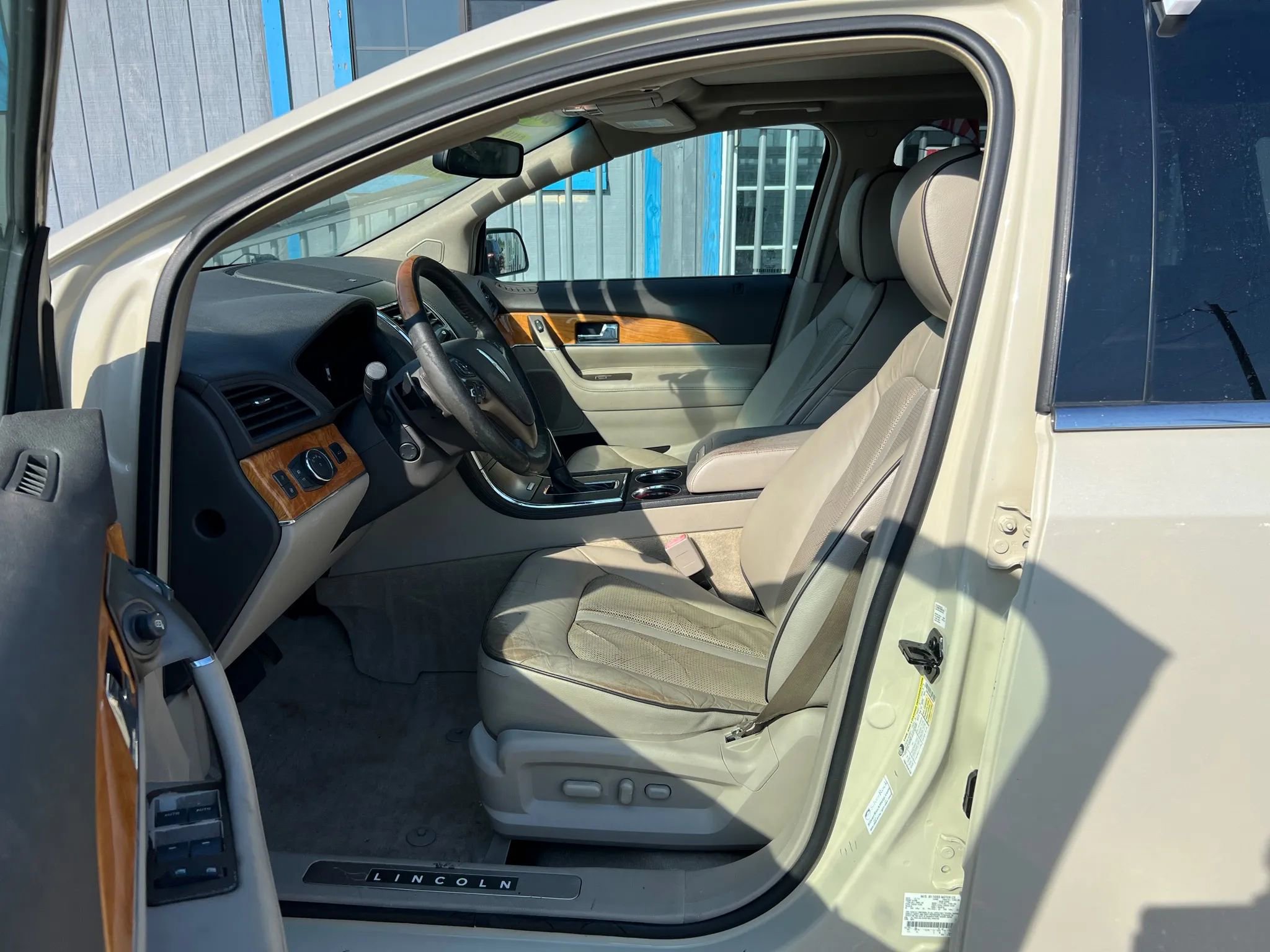 Used 2015 Lincoln MKX FWD w/ Equipment Group 102A image 10