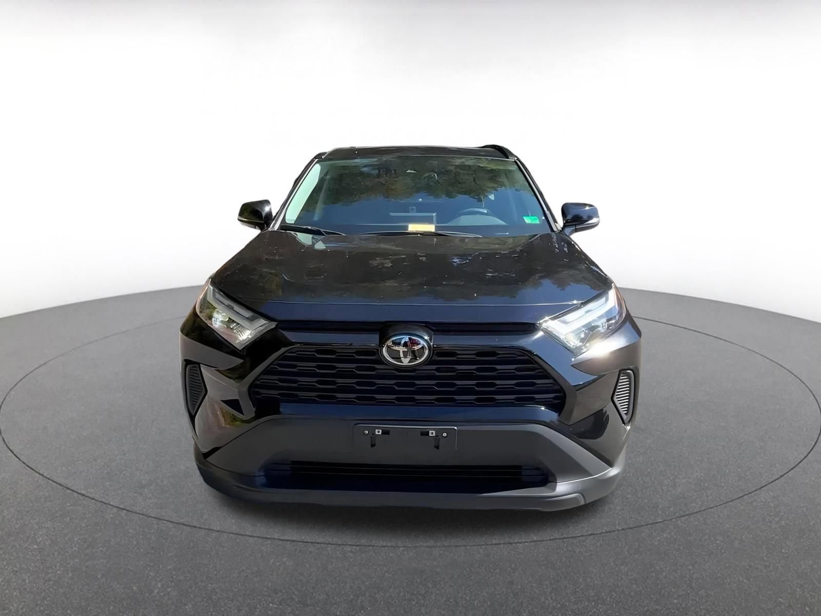 Used 2025 Toyota RAV4 XLE image 4