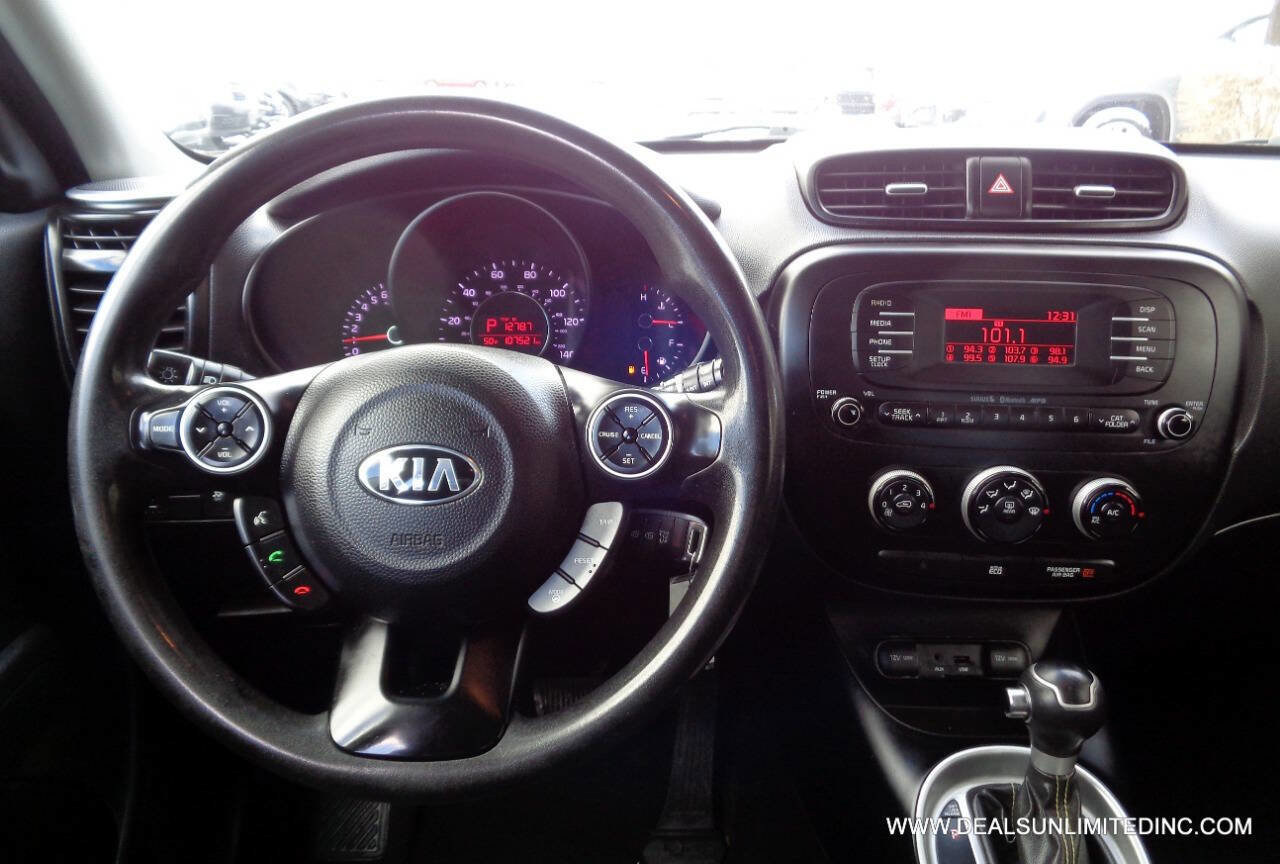 Used 2014 Kia Soul + FWD image 8