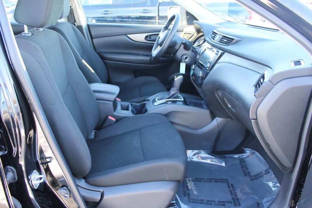 Used 2019 Nissan Rogue Sport S image 17