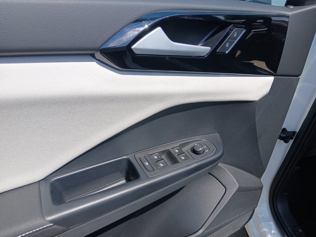 New 2027 Volkswagen Taos S FWD image 10