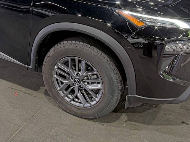 Used 2024 Nissan Rogue S AWD/4WD image 7