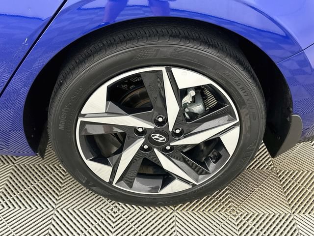 Used 2023 Hyundai Elantra Limited FWD image 21