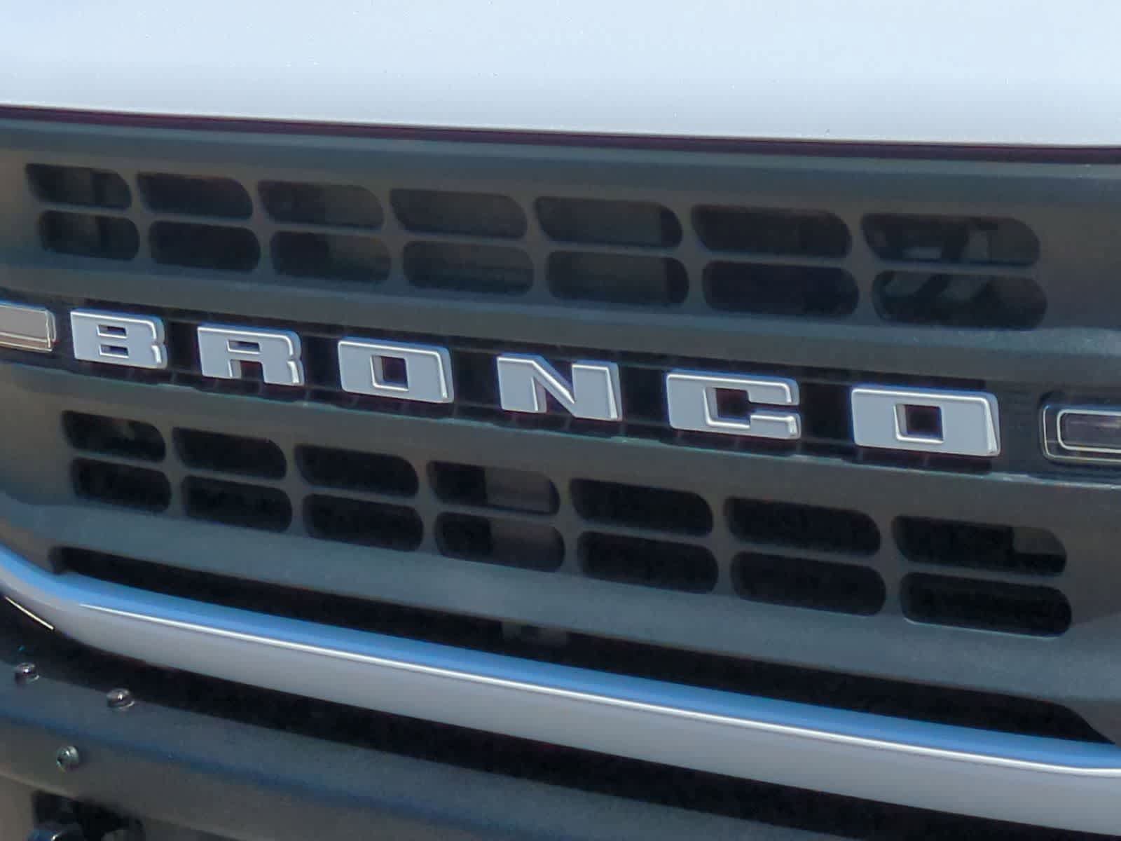 Used 2023 Ford Bronco Black Diamond w/ Sasquatch Package AWD/4WD image 12