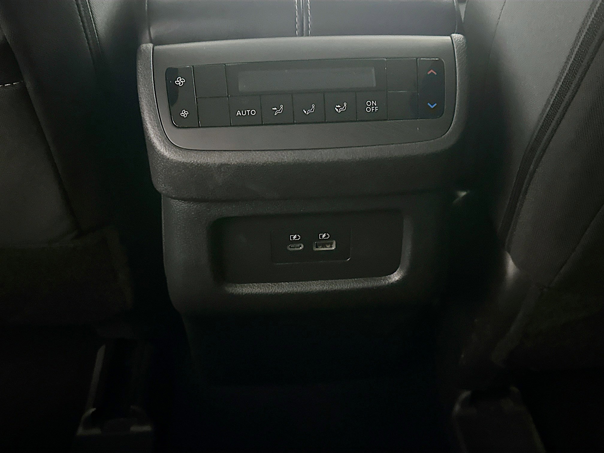 Used 2023 Nissan Pathfinder SV w/ Black Appearance Package AWD/4WD image 27