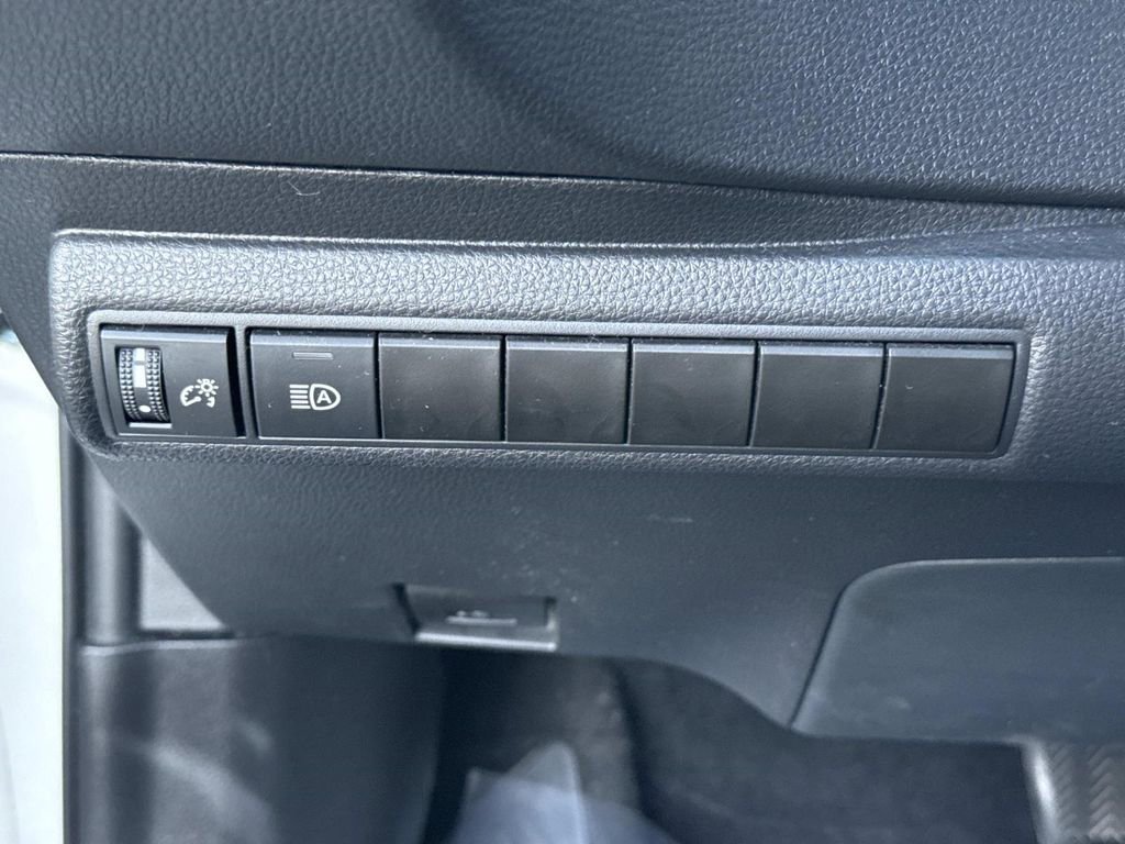 Used 2023 Toyota Corolla LE image 40