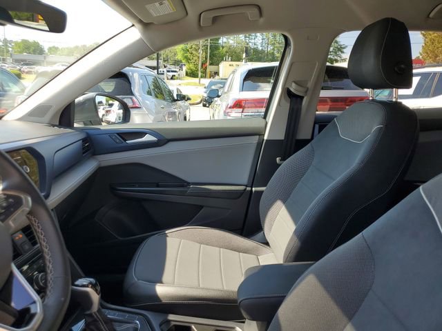 Used 2024 Volkswagen Taos SE image 17