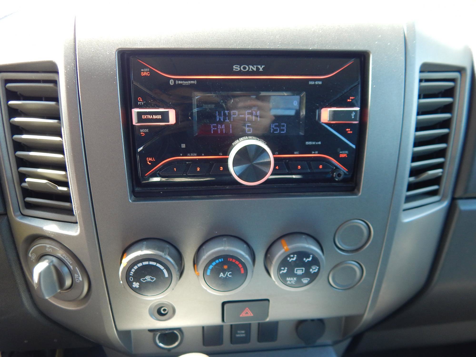 Used 2005 Nissan Titan LE w/ (T01) Tow Pkg AWD/4WD image 23