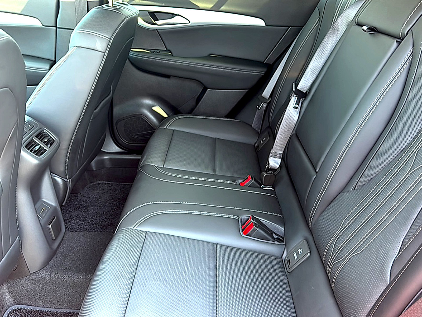 New 2026 Buick Envision Avenir AWD/4WD image 16