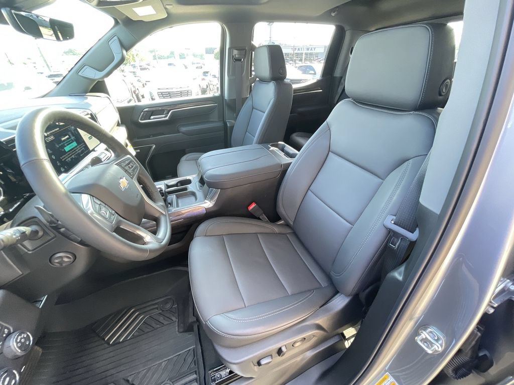 Used 2026 Chevrolet Silverado 1500 LTZ w/ LTZ Premium Package AWD/4WD image 19