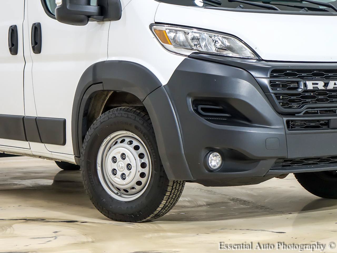 Used 2025 RAM ProMaster 2500 w/ Convenience Group FWD image 3