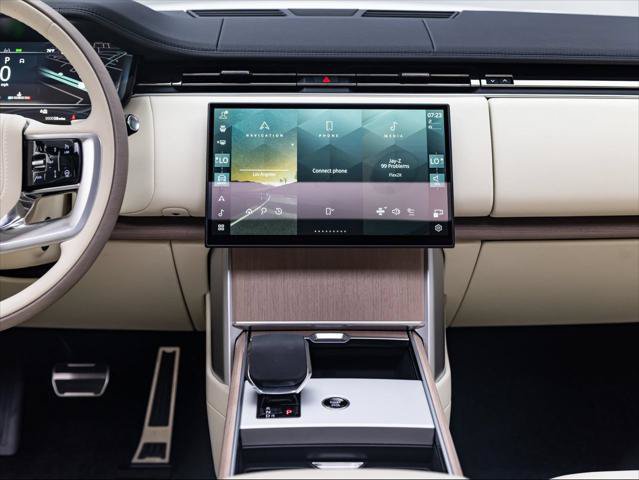 New 2026 Land Rover Range Rover Long Wheelbase SE AWD/4WD image 29